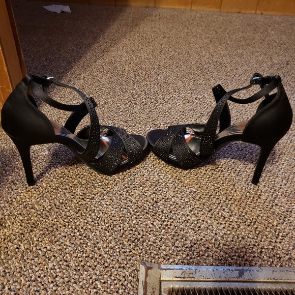 Sandals - Picture 2 of 2